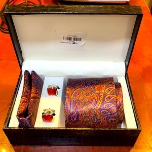 Printed Tie , cufflinks & Hanky Set